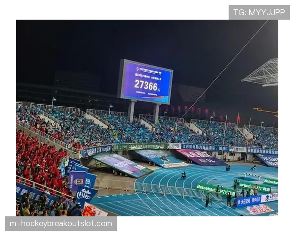 百名球迷参与-未来场馆-体验日，反馈将用于半决赛观赛服务优化